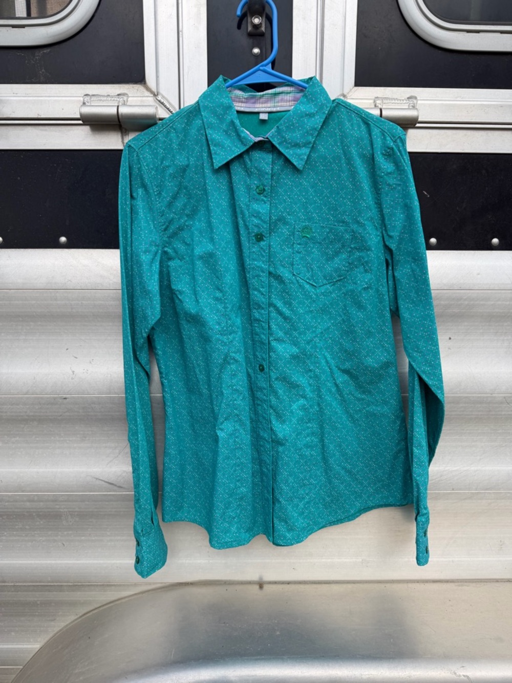 Women’s cinch button down shirt